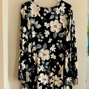 Old Navy Floral Long sleeve dress